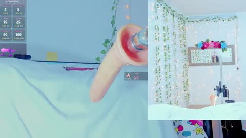 Snapshot of tiffanny_love_ chatting on February 6, 4:03 pm Tiffanny online show from February 6, 4:03 pm