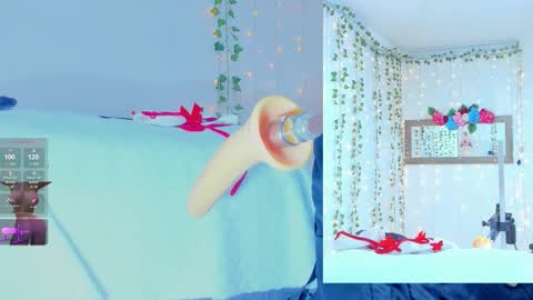 Snapshot of tiffanny_love_ chatting on September 12, 9:20 am Tiffanny online show from September 12, 9:20 am