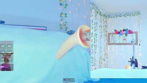 Snapshot of tiffanny_love_ chatting on September 14, 9:30 am Tiffanny online show from September 14, 9:30 am