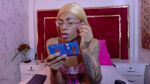 Snapshot of tiffannyvalentine chatting on May 1, 12:43 pm tiffannyvalentine online show from May 1, 12:43 pm