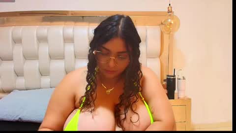 Tiffany and Stacy online show from November 29, 7:50 pm