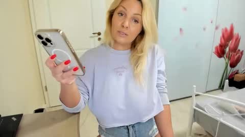 Snapshot of tiffany0 chatting on February 12, 6:14 pm Tiffany your girl next door online show from February 12, 6:14 pm