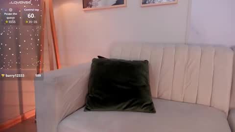 tiffany_low online show from January 10, 1:57 pm