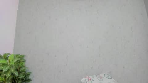 tiffany_mendez online show from November 24, 12:05 pm