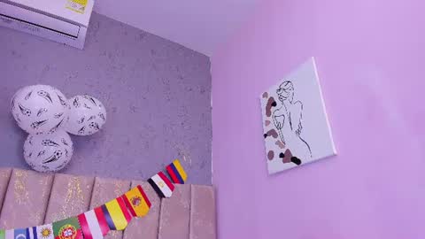 tiffany_mendez online show from June 19, 11:58 am