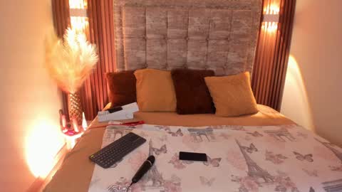 tiffany_sander online show from December 12, 12:33 pm