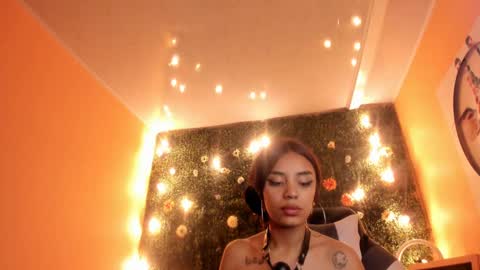tiffany_sander online show from December 15, 5:13 am