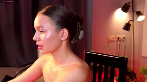 Snapshot of tiffany_sweetie chatting on December 14, 11:48 am Tiffany online show from December 14, 11:48 am