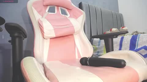 tiffany theressa online show from February 17, 6:09 am