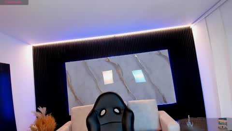 tiffanyhoustton online show from February 16, 12:45 pm