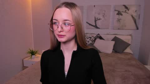 Tiffany online show from February 3, 10:58 am