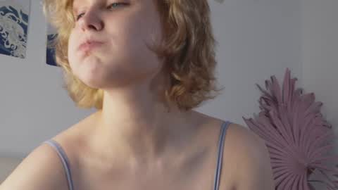 tiffanyjons online show from January 8, 6:09 pm