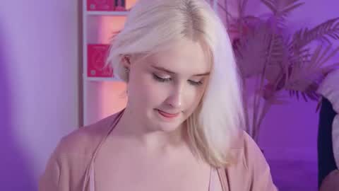 Snapshot of tiffanyjons chatting on March 12, 5:41 pm tiffanyjons online show from March 12, 5:41 pm