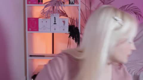 Snapshot of tiffanyjons chatting on March 17, 6:11 pm tiffanyjons online show from March 17, 6:11 pm