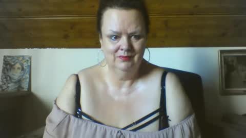 TiffanyMature online show from March 17, 8:17 am