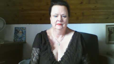 TiffanyMature online show from April 7, 7:09 am