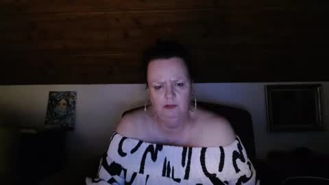 TiffanyMature online show from July 28, 6:20 pm