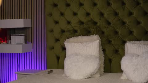 Ilaria online show from October 1, 7:03 am