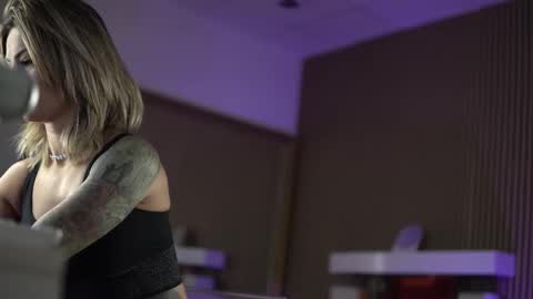 Ilaria online show from October 6, 6:22 am