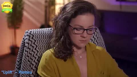 tiffanyriox online show from October 13, 11:38 pm