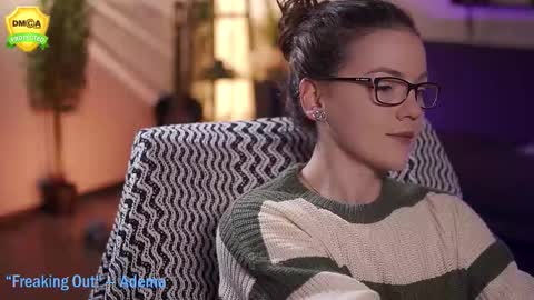 tiffanyriox online show from October 14, 11:38 pm