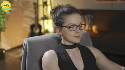 tiffanyriox online show from May 7, 11:43 pm