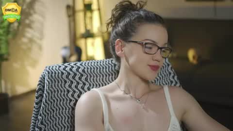tiffanyriox online show from June 11, 11:58 pm