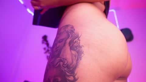 Snapshot of tiffanysander chatting on March 21, 8:19 am My name is Tiffany welcome online show from March 21, 8:19 am