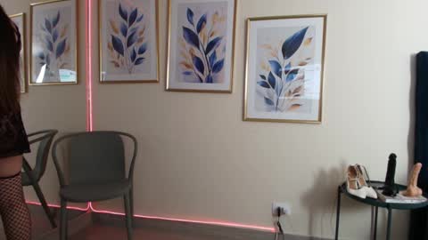 tiffanystorms_ls online show from September 20, 11:44 am