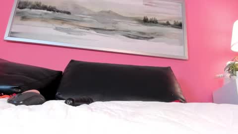 Stefany Suarez online show from February 14, 10:25 pm