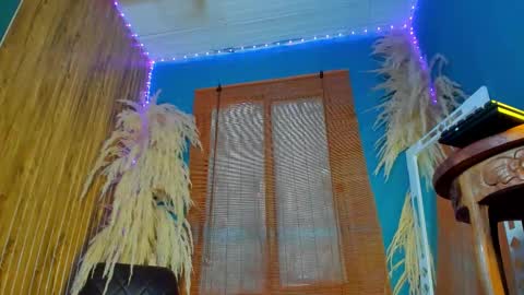 Snapshot of tiffanyy_deluxe chatting on October 28, 1:36 pm tiffanyy_deluxe online show from October 28, 1:36 pm