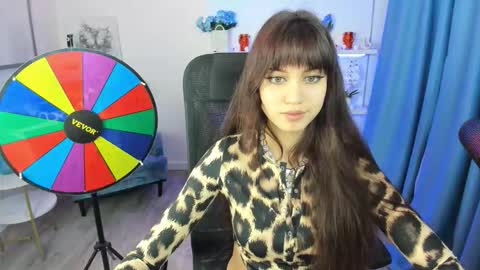 Snapshot of tiffanyyoun chatting on November 1, 11:23 am tiffanyyoun online show from November 1, 11:23 am