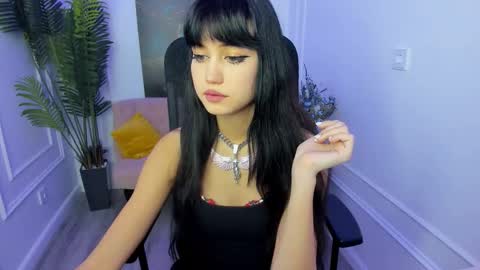 tiffanyyoun online show from January 16, 11:14 am