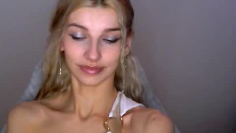 Snapshot of tigerblooood chatting on May 12, 12:08 am Ask me online show from May 12, 12:08 am