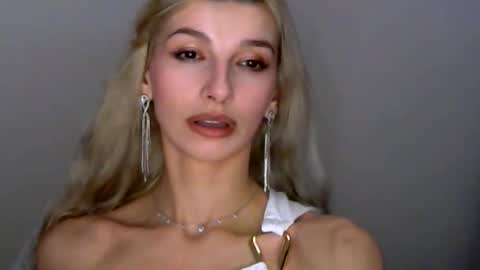 Snapshot of tigerblooood chatting on May 12, 10:07 pm Ask me online show from May 12, 10:07 pm