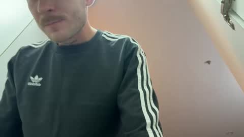 Snapshot of tigerniko chatting on March 22, 11:46 am tigerniko online show from March 22, 11:46 am