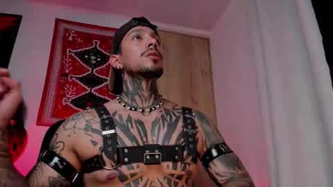 Snapshot of tigerstripes_ chatting on March 14, 4:51 am Chris online show from March 14, 4:51 am