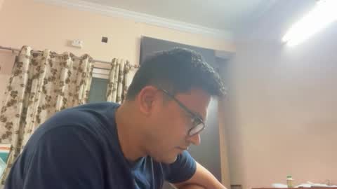 Snapshot of tigertinku chatting on November 17, 6:03 pm tigertinku online show from November 17, 6:03 pm
