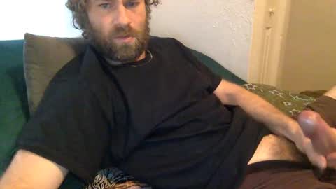 Snapshot of tigerzaddy chatting on December 21, 2:37 pm tigerzaddy online show from December 21, 2:37 pm