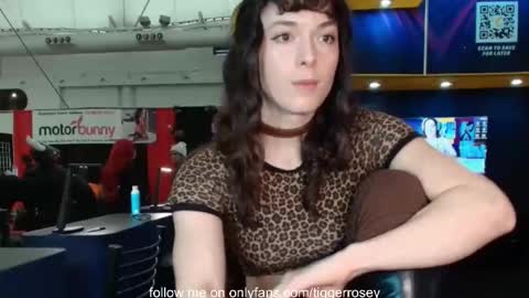 Snapshot of tiggerrosey chatting on February 7, 9:29 pm All my Links online show from February 7, 9:29 pm