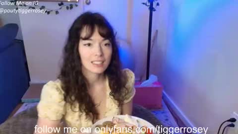 Snapshot of tiggerrosey chatting on April 10, 5:50 pm All my Links online show from April 10, 5:50 pm
