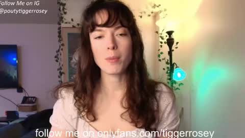 Snapshot of tiggerrosey chatting on April 15, 5:42 pm All my Links online show from April 15, 5:42 pm
