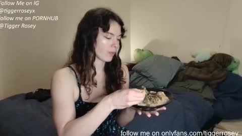 Snapshot of tiggerrosey chatting on May 27, 7:00 pm All my Links online show from May 27, 7:00 pm