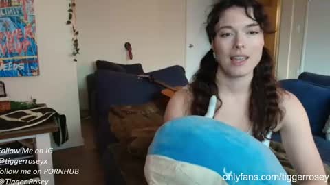Snapshot of tiggerrosey chatting on July 17, 9:19 pm All my Links online show from July 17, 9:19 pm