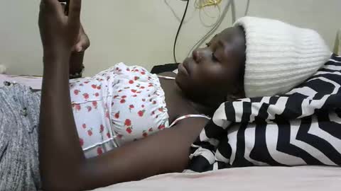 Snapshot of tight_pussie chatting on October 30, 9:15 pm tight_pussie online show from October 30, 9:15 pm