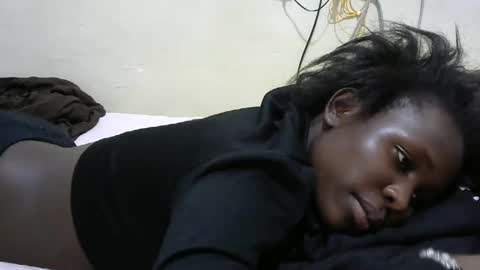 Snapshot of tight_pussie chatting on October 31, 7:04 pm tight_pussie online show from October 31, 7:04 pm