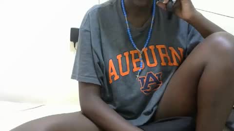 Snapshot of tight_pussie chatting on November 3, 9:21 am tight_pussie online show from November 3, 9:21 am