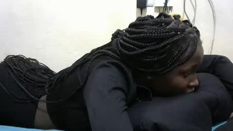 Snapshot of tight_pussie chatting on November 11, 7:19 am tight_pussie online show from November 11, 7:19 am