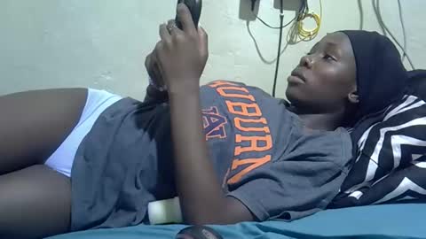 Snapshot of tight_pussie chatting on February 15, 5:31 pm tight_pussie online show from February 15, 5:31 pm