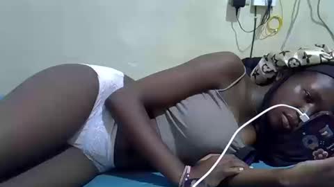 Snapshot of tight_pussie chatting on March 13, 7:48 am tight_pussie online show from March 13, 7:48 am